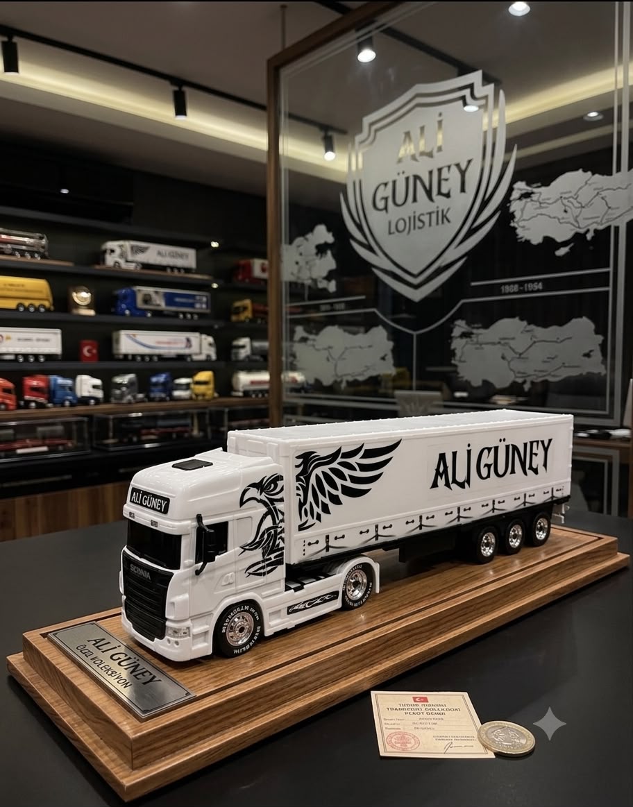 KİŞİYE ÖZEL MAKET TIR - BEYAZ SCANİA OYUNCAK TIR