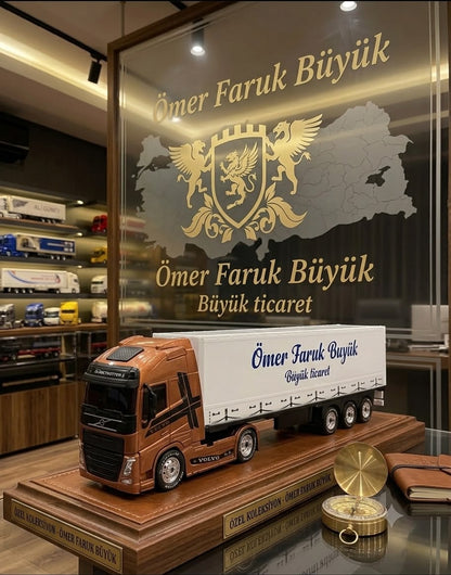 KİŞİYE ÖZEL MAKET TIR - KAHVERENGİ VOLVO OYUNCAK TIR